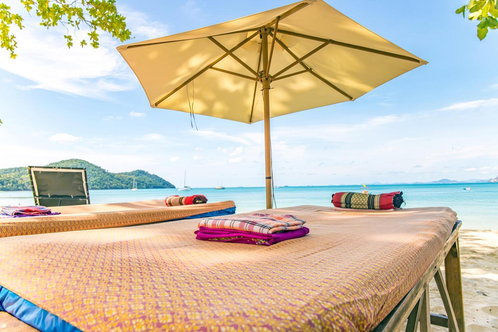 Villa Moonlit Bay Seaview & *